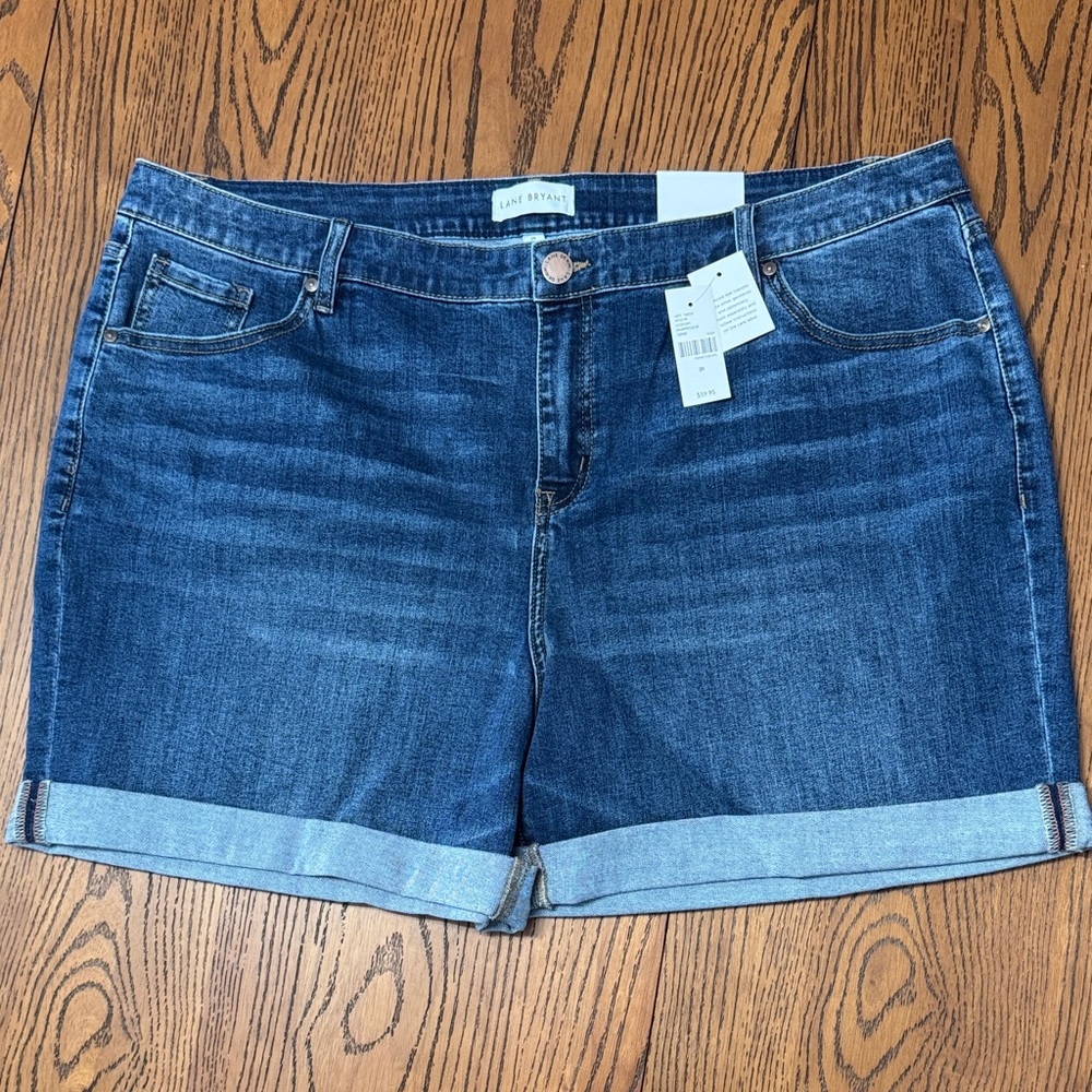NWT Lane Bryant Boyfriend Midi Short Signature Fit Super Stretch Jean Shorts